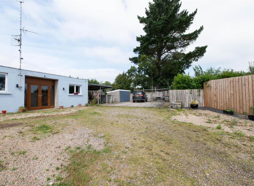 81 Poyntzpass Road, Loughbrickland, Banbridge, BT32 3PL