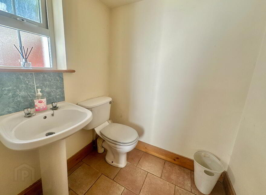 8 Orchard Close, Manorcunningham, Letterkenny, F92FW64