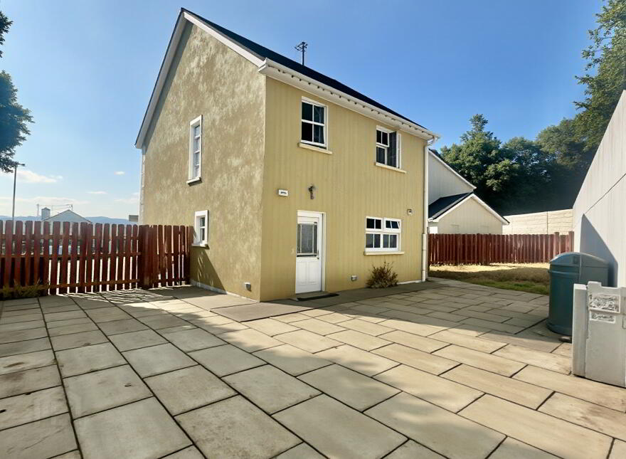 8 Orchard Close, Manorcunningham, Letterkenny, F92FW64