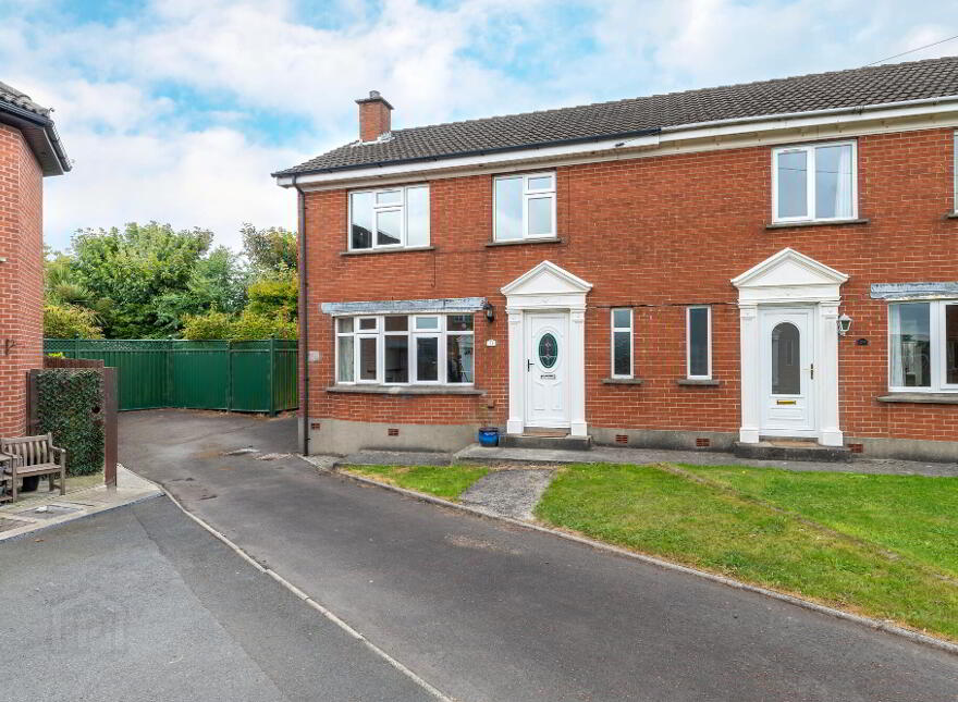 31 Muskett Mews, Carryduff, Belfast, BT8 8QP photo