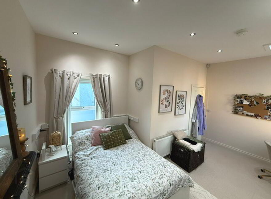 Rathmoyle, 7 Cable Road, Whitehead, BT38 9PX