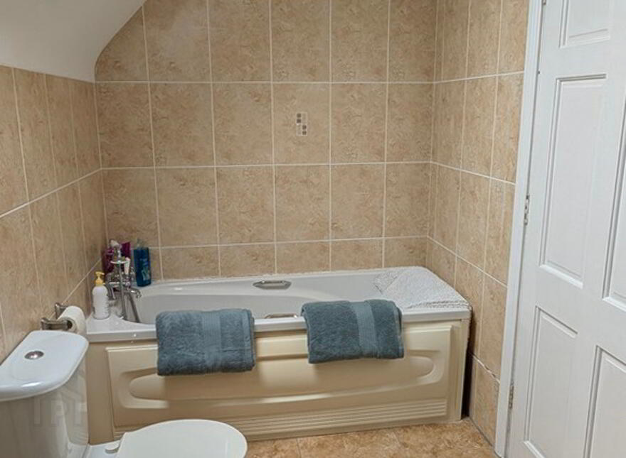 Ardlougher, Ballyconnell, H14H044