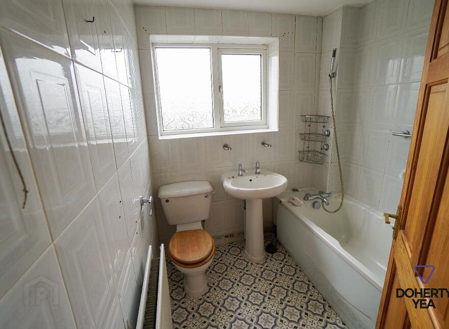 17 Queensway, Carrickfergus, BT38 7LA