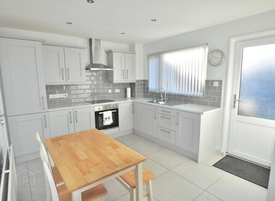 77 Durham Street, Belfast, BT12 4GB