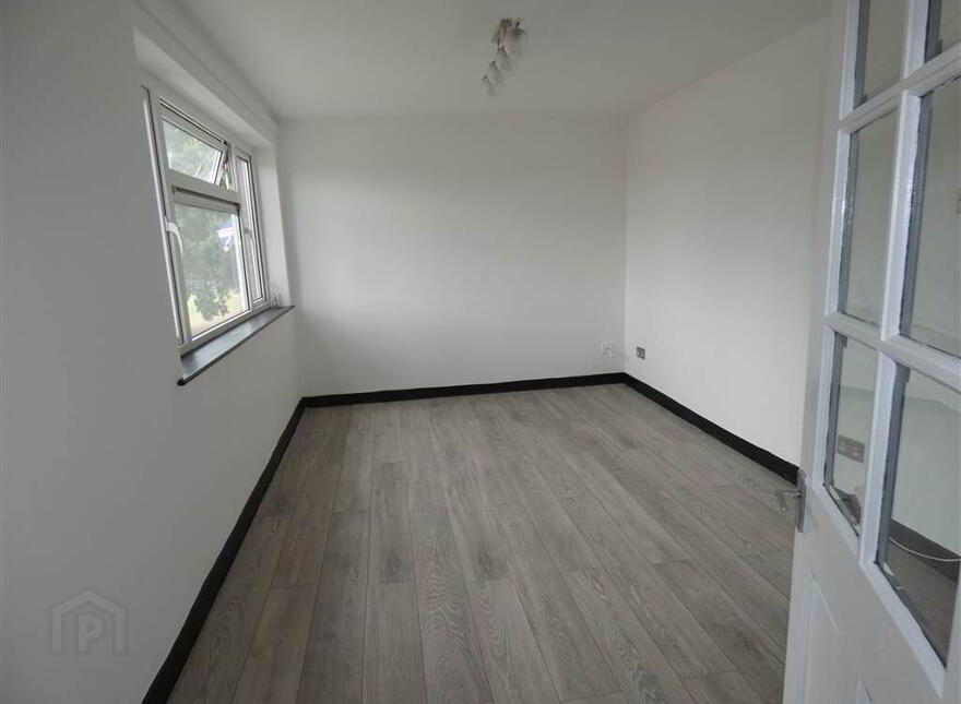 32b Shimna Close, Cregagh Estate, Belfast, BT6