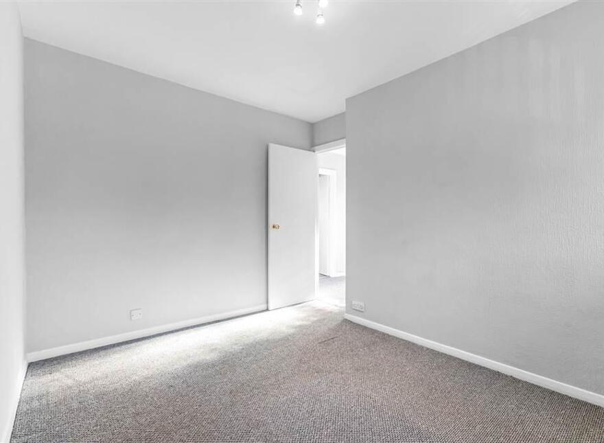 8 Milltown Avenue, Lisburn, BT28 3TP