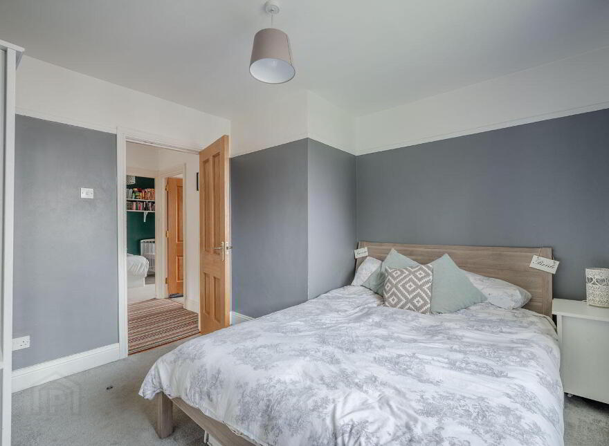 33 Kilhorne Gardens, Belfast, BT5 6NT