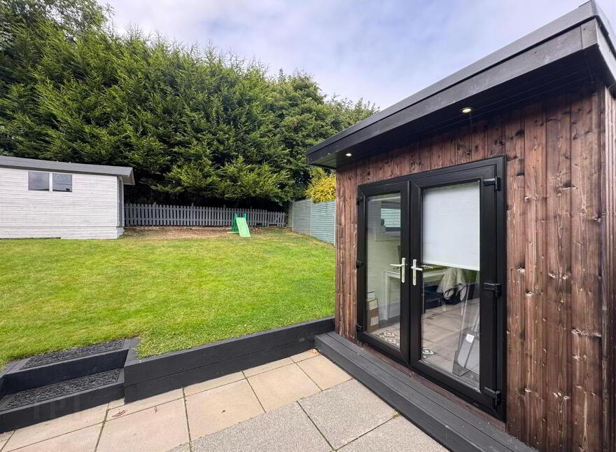25 Hightown Gardens, Hightown Road, Newtownabbey, BT36 7TN
