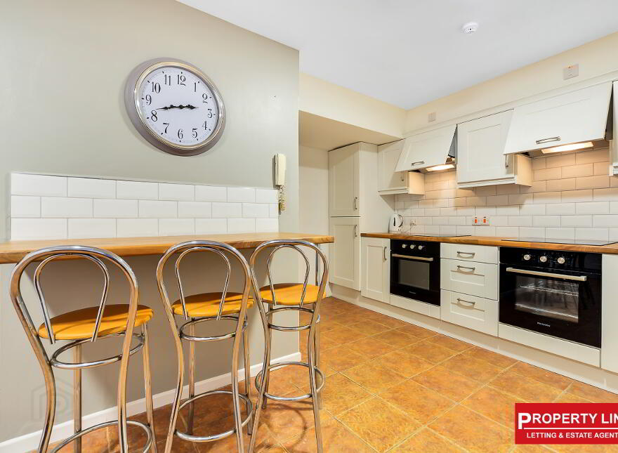 STUDENT ACCOMMODATION, 33 Aberfoyle Terrace, Derry/Londonderry, BT48 7NP