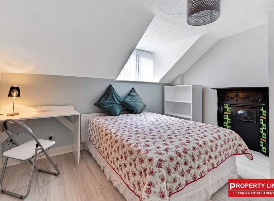STUDENT ACCOMMODATION, 33 Aberfoyle Terrace, Derry/Londonderry, BT48 7NP