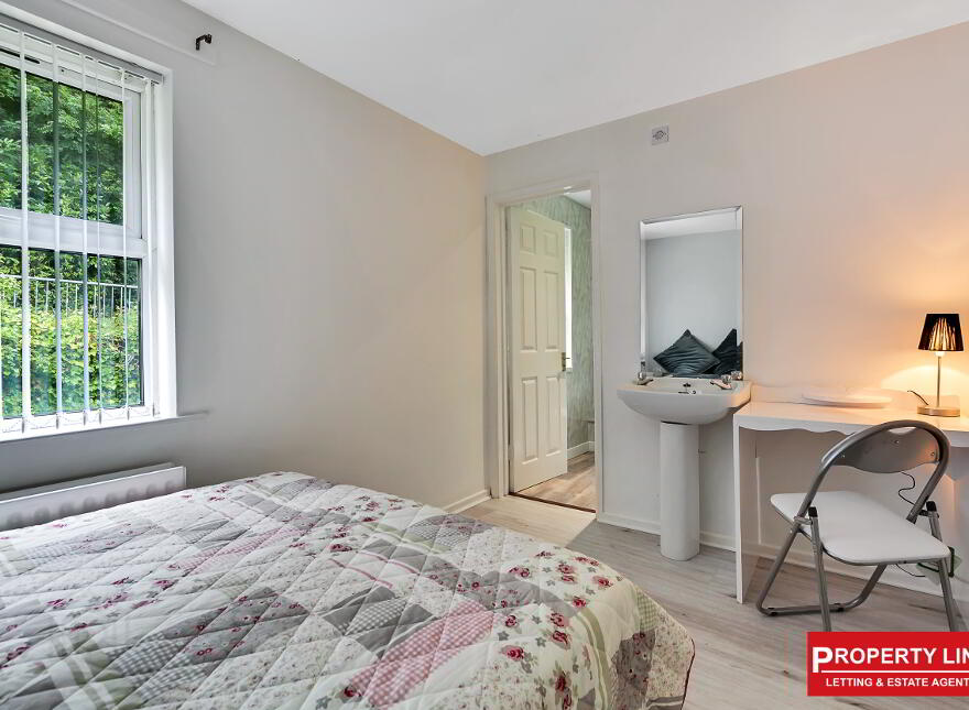 STUDENT ACCOMMODATION, 33 Aberfoyle Terrace, Derry/Londonderry, BT48 7NP