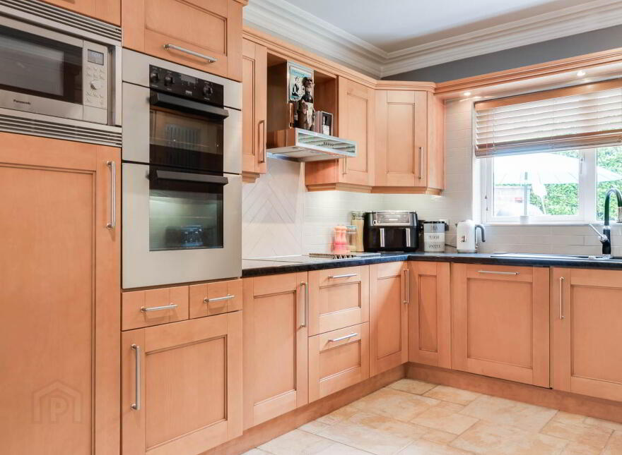 66 Lislaynan, Ballycarry, Carrickfergus, BT38 9GZ