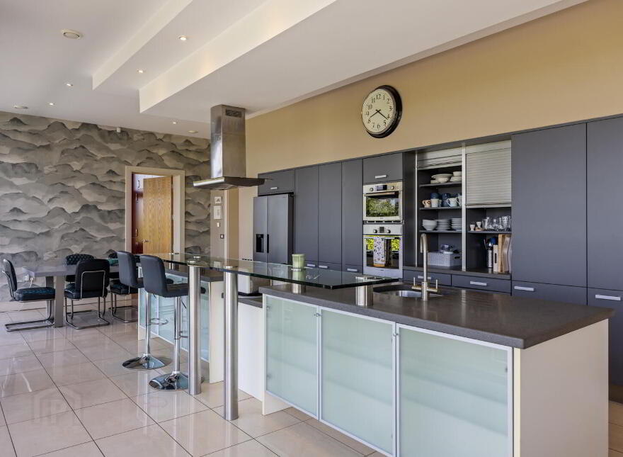 4 Ballymenoch Lane, Holywood, BT18 0EF