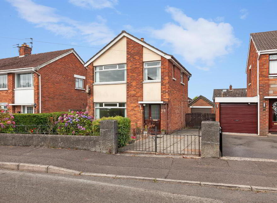 18 Ferndale Gardens, Newtownabbey, BT36 5AW photo