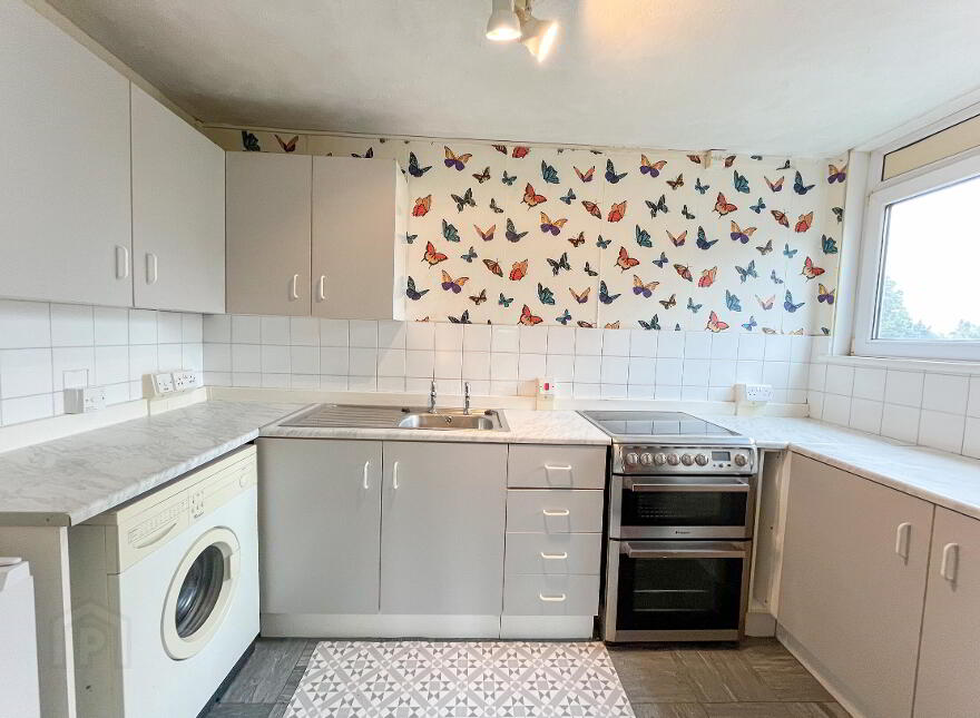 5c Ferndale House, Dunmurry, Belfast, BT17 9DB