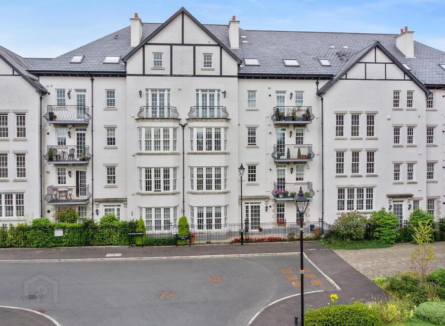 Apt 18, Danesfort Hall, Danesfort Park North, Malone, Belfast, BT9 5RB