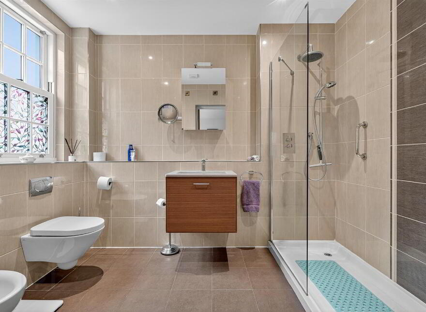 Apt 18, Danesfort Hall, Danesfort Park North, Malone, Belfast, BT9 5RB