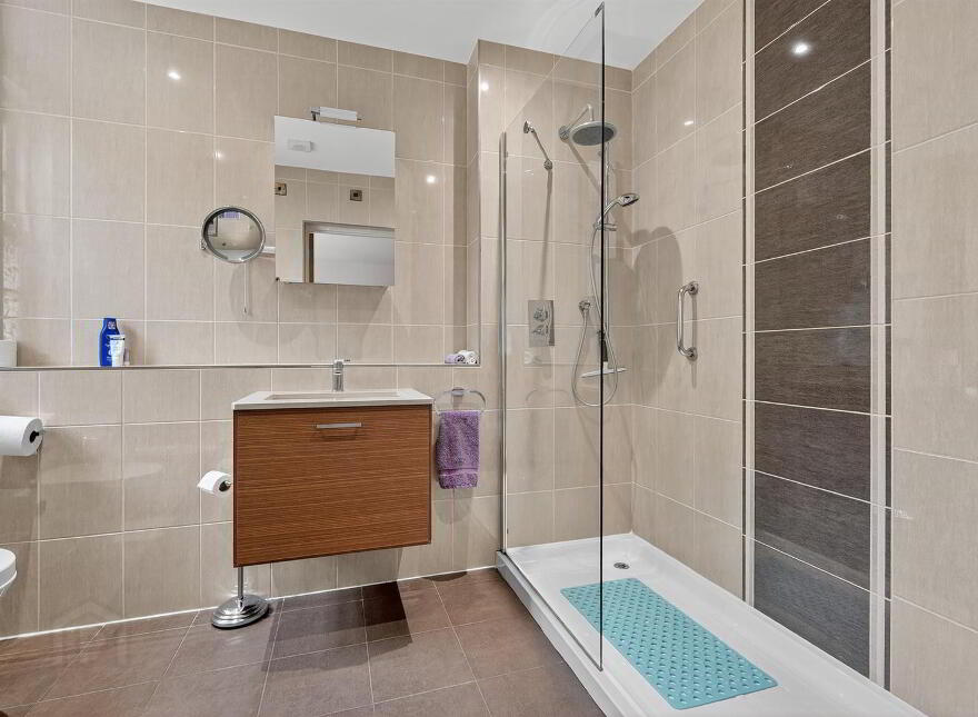 Apt 18, Danesfort Hall, Danesfort Park North, Malone, Belfast, BT9 5RB