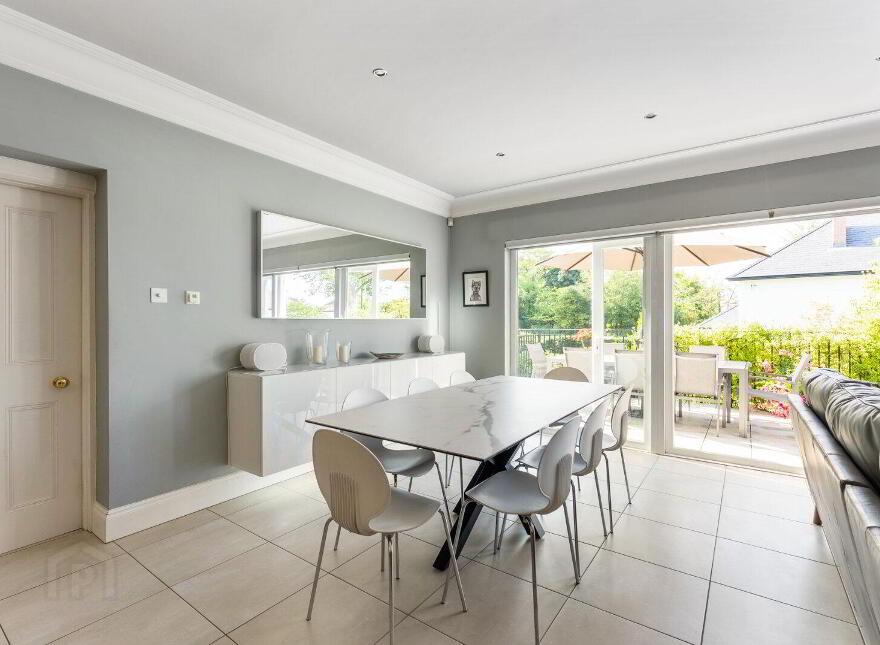 29 Upper Malone Road, Belfast, BT9 6TY