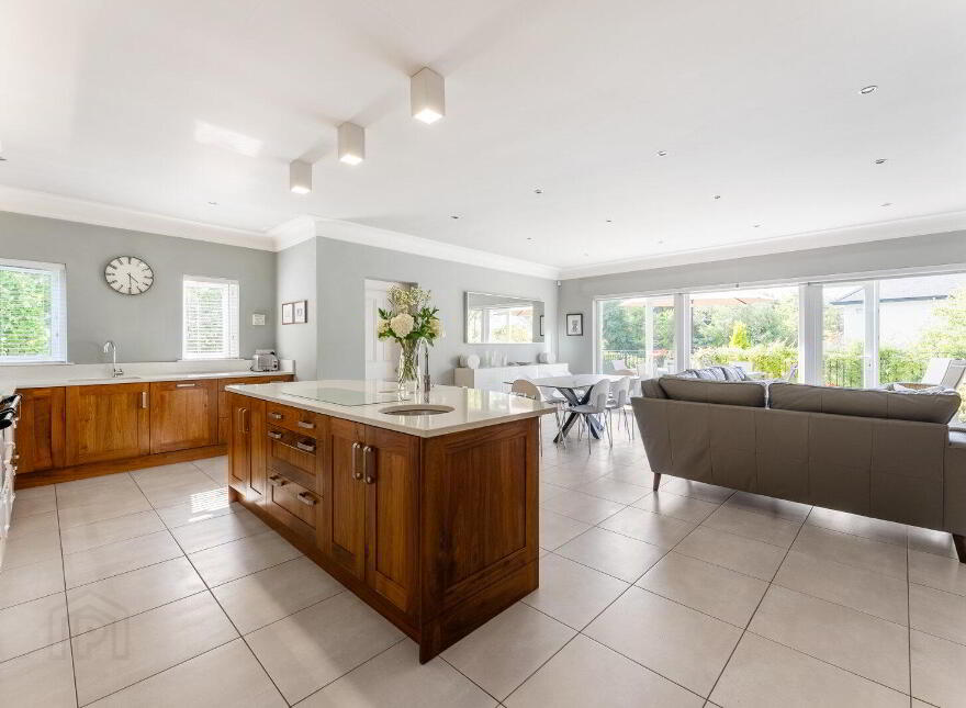 29 Upper Malone Road, Belfast, BT9 6TY