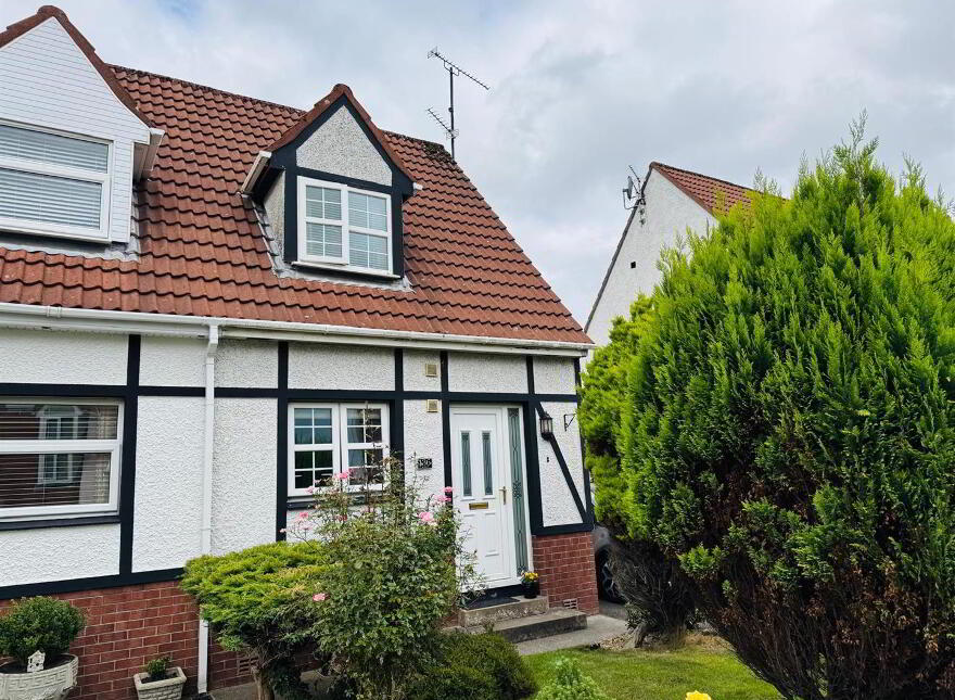136 Rockfield, Derry, BT48 8AX photo