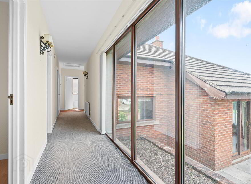 292a Comber Road, Dundonald, Belfast, BT16 1UR
