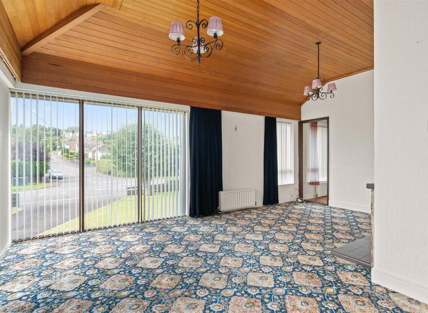 292a Comber Road, Dundonald, Belfast, BT16 1UR