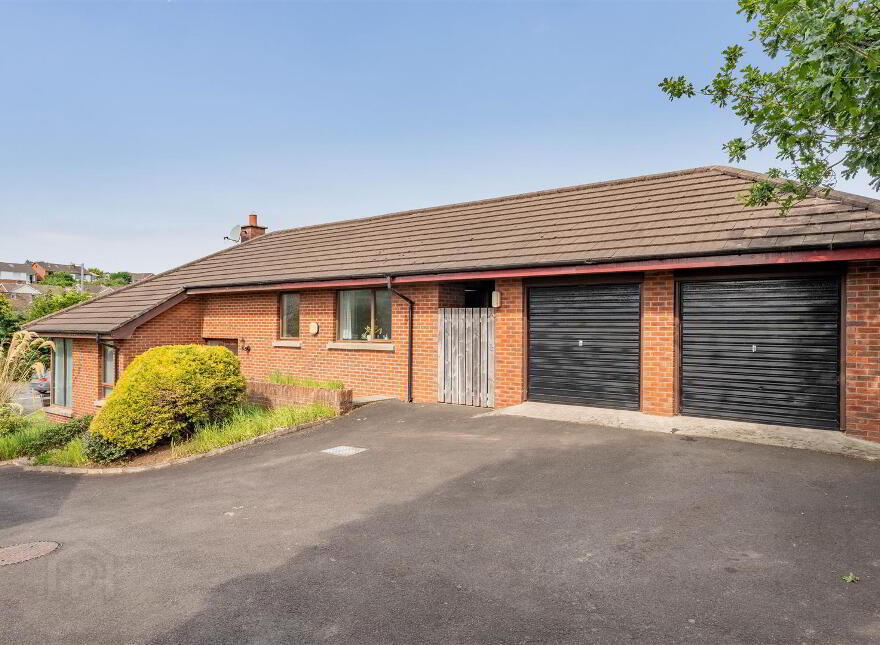 292a Comber Road, Dundonald, Belfast, BT16 1UR