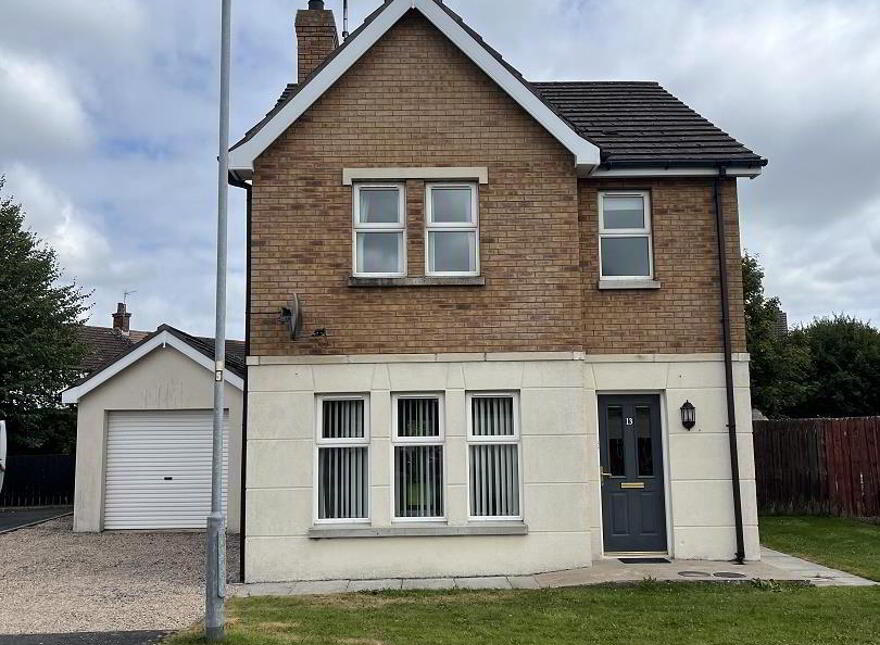 13 Charles Baron Gardens, Lurgan, Craigavon, BT66 7FR photo