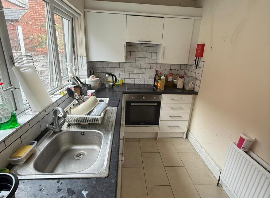 Elaine Street, Room 4, Belfast, BT9 5AR