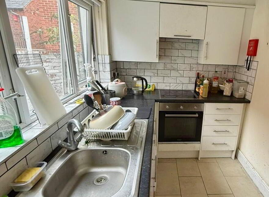 Elaine Street, Room 4, SHORT TERM - All Bills Included, Belfast, BT9 5AR