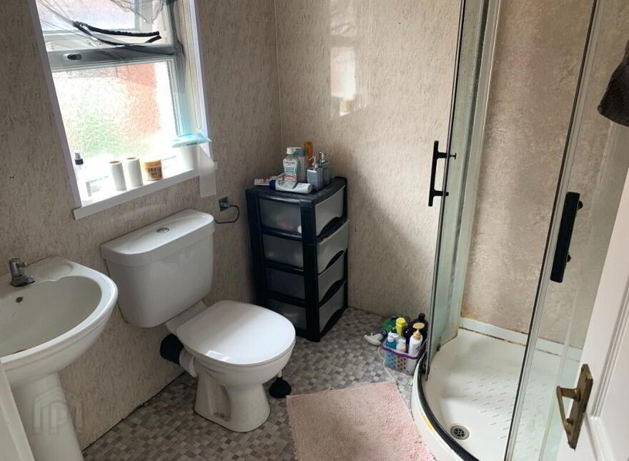 Elaine Street, Room 5, All Bills Included, Belfast, BT9 5AR