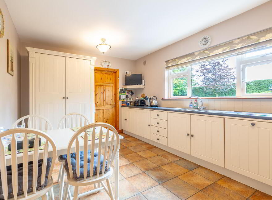 Priest Road, Knockagh, Cahir, Co. Tipperary, E21RX37