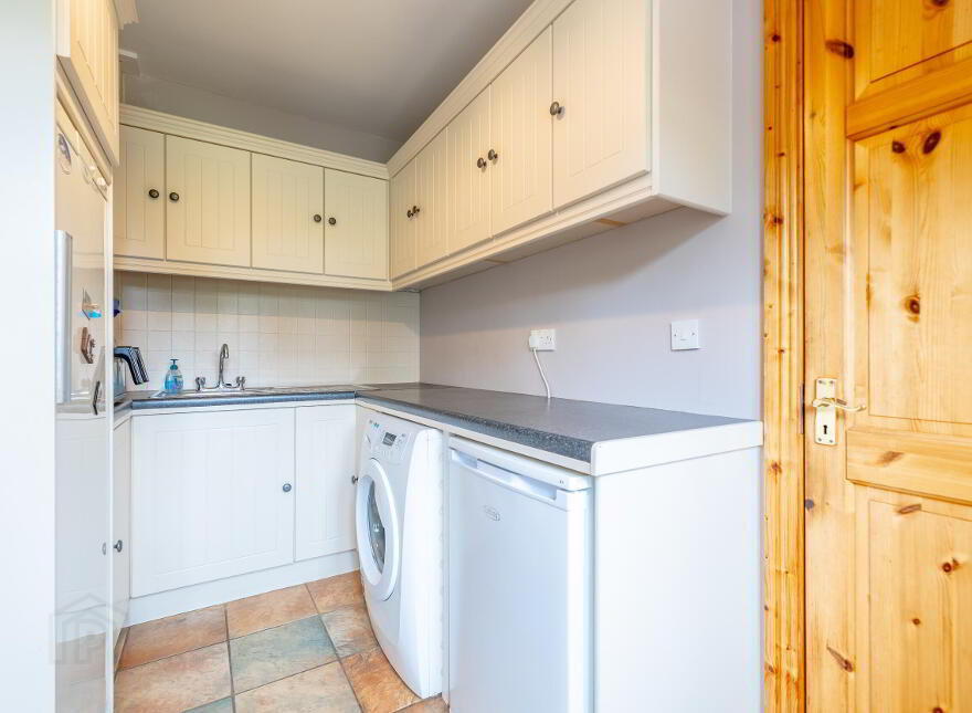 Priest Road, Knockagh, Cahir, Co. Tipperary, E21RX37