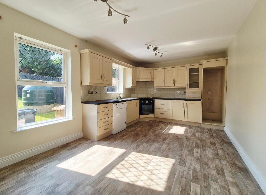 5 Lambrook Close, Omagh, BT78 5SN