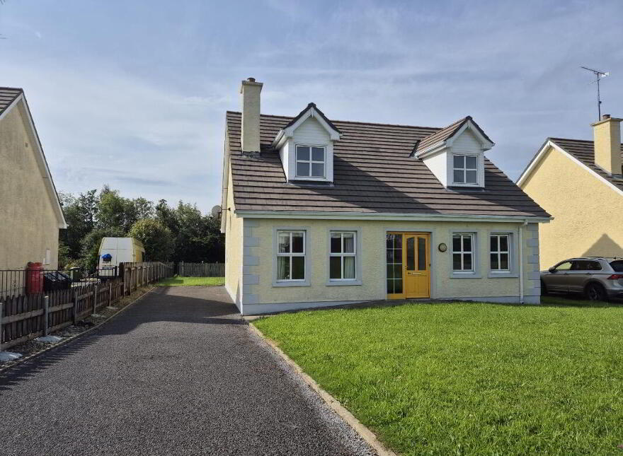 63 White Maples, Bundoran, F94H797 photo