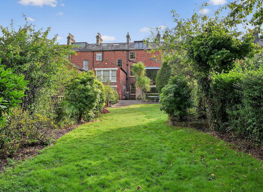 35 Rugby Road, Belfast, BT7 1PT