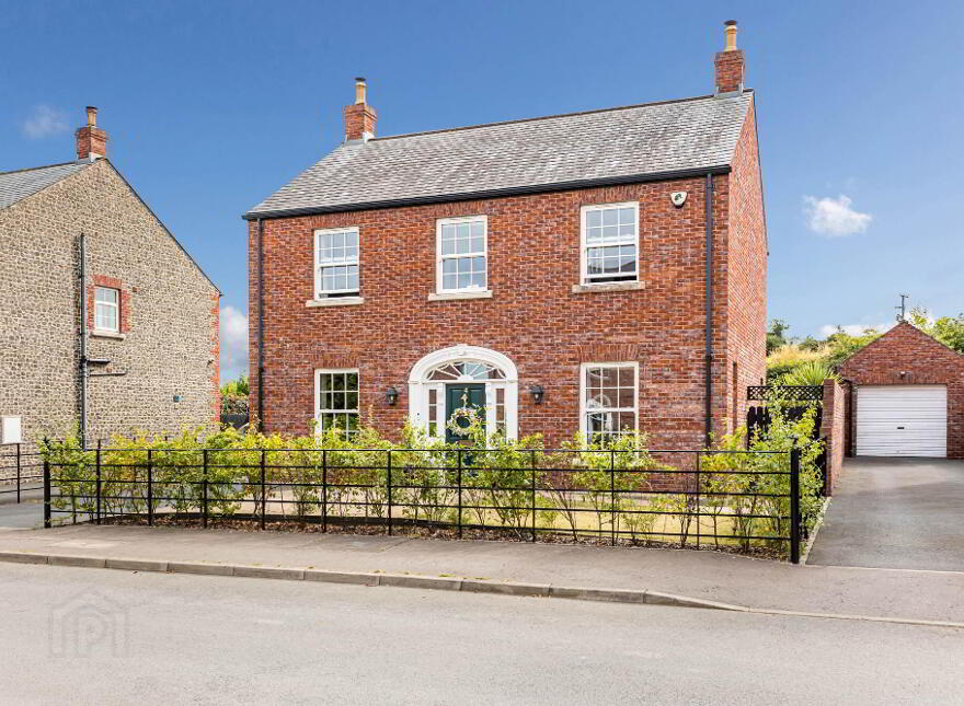 4 Farriers Green, Hillsborough, BT26 6GW