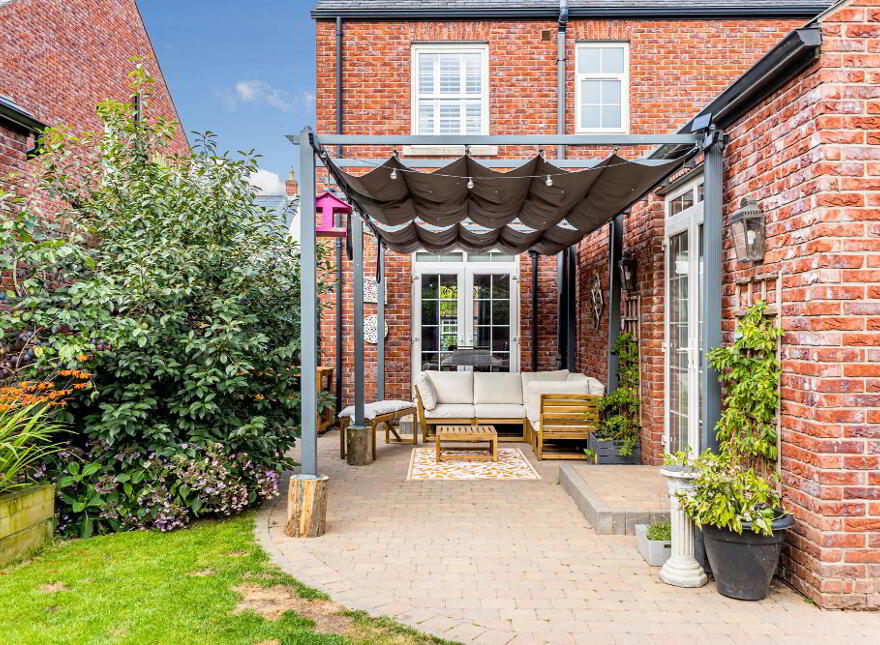 4 Farriers Green, Hillsborough, BT26 6GW
