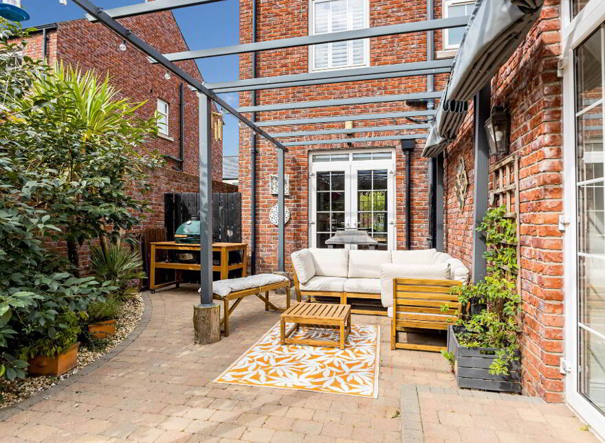 4 Farriers Green, Hillsborough, BT26 6GW