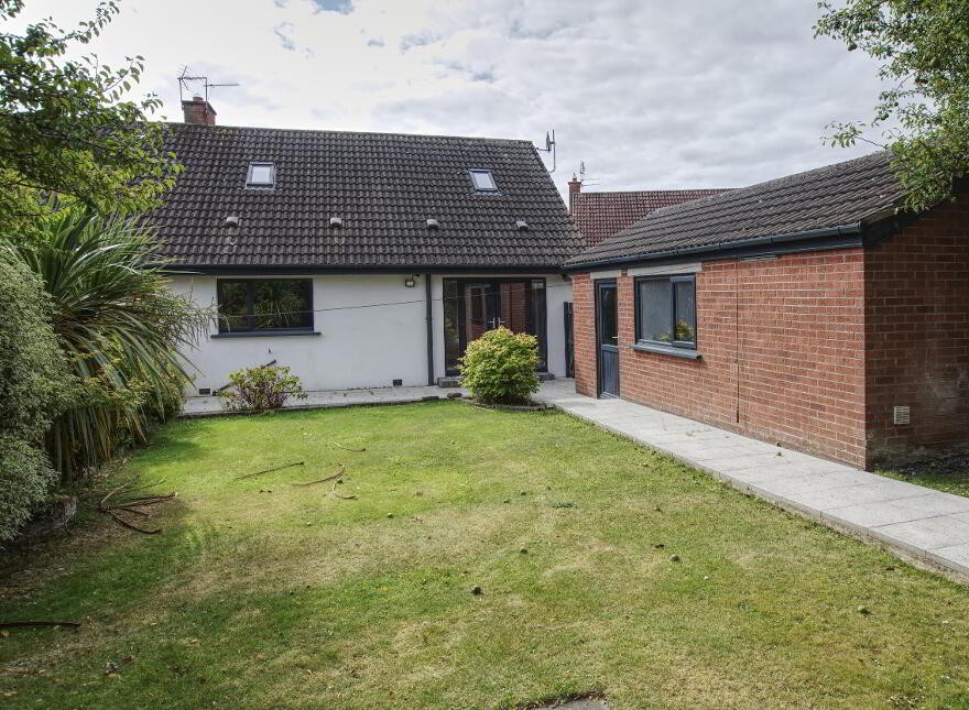 6 Irvine Crescent, Bangor, BT19 7XS