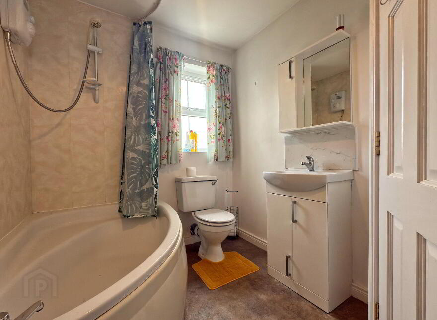 17 Crocknamack Street, Portrush, BT56 8JX