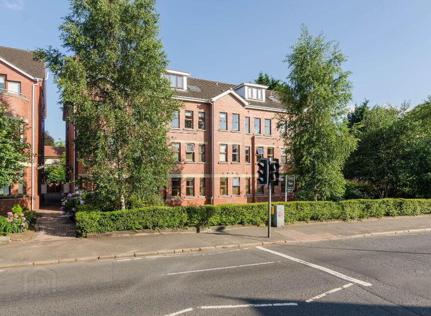 16 Myrtlefield Manor, Lisburn Road, Belfast, BT9 6NE photo