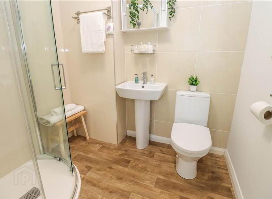 5 Thurlow Gate, Dundonald, Belfast, BT16 2EJ