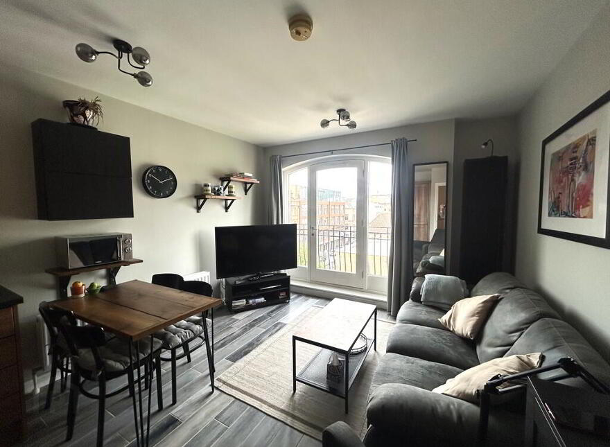 320 Saint Annes Square, Edward Street, Belfast, BT1 2LR