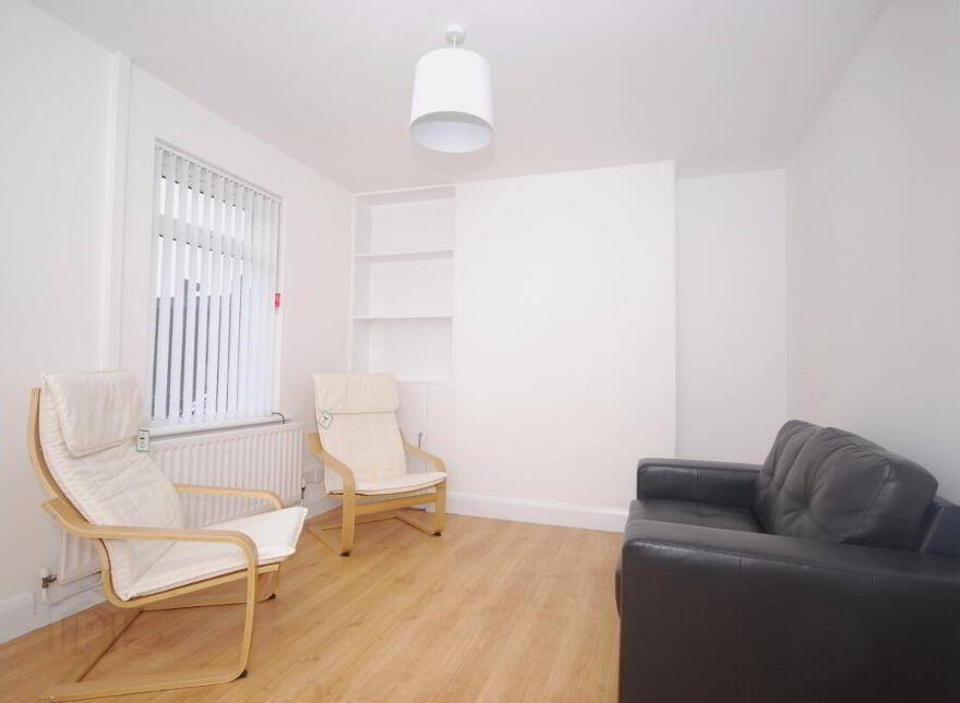 15 Richview Street, Belfast, BT12 6GP
