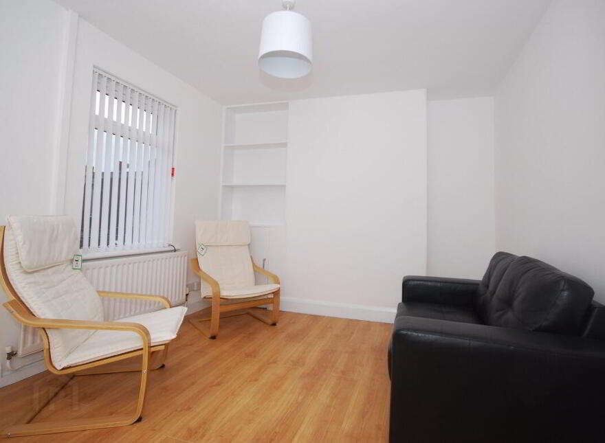 15 Richview Street, Belfast, BT12 6GP