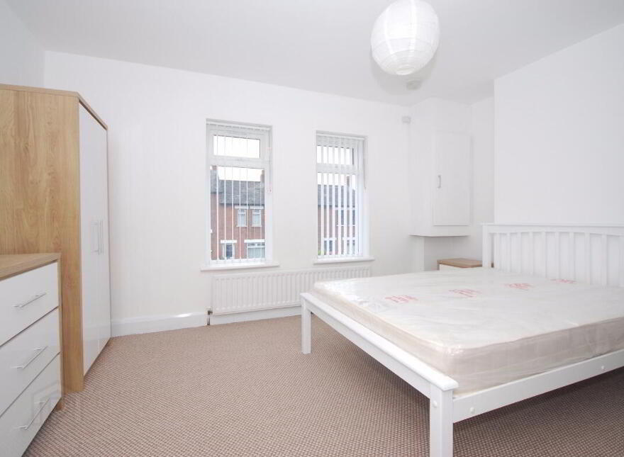15 Richview Street, Belfast, BT12 6GP