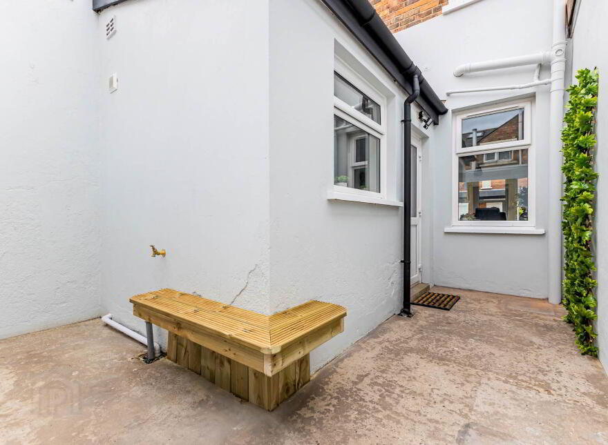 18 Lismain Street, Ravenhill, Belfast, BT6 8NN