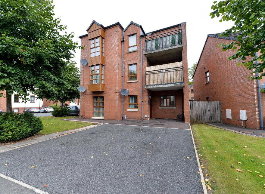 56 Redwood Dale, Dunmurry, Belfast, BT17 9RL